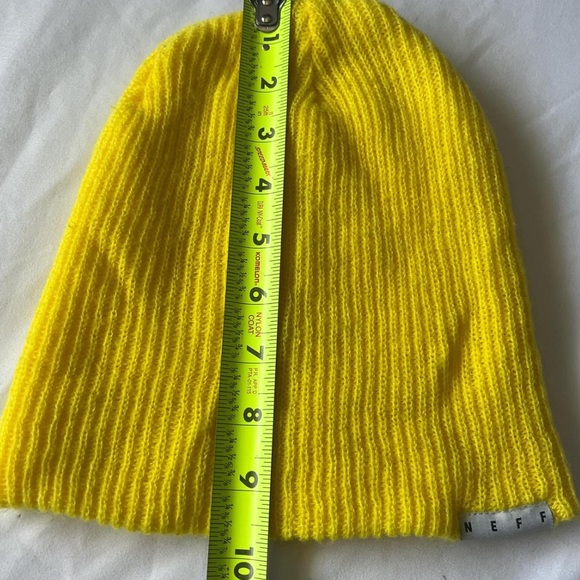 2010s Neff Bright Yellow Ribbed Beanie - Picture 4 of 5